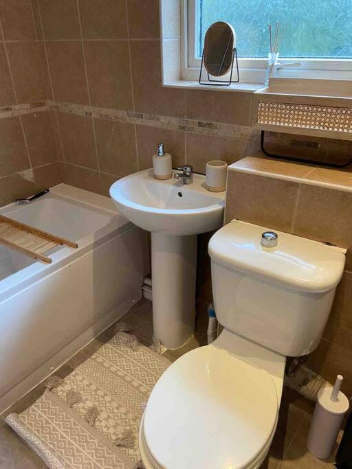 Manchester - Eccles - Business - Contractors - Families - Discounts Available Екстер'єр фото