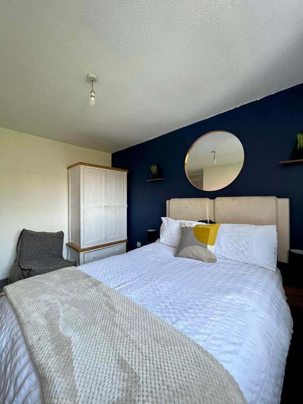 Manchester - Eccles - Business - Contractors - Families - Discounts Available Екстер'єр фото