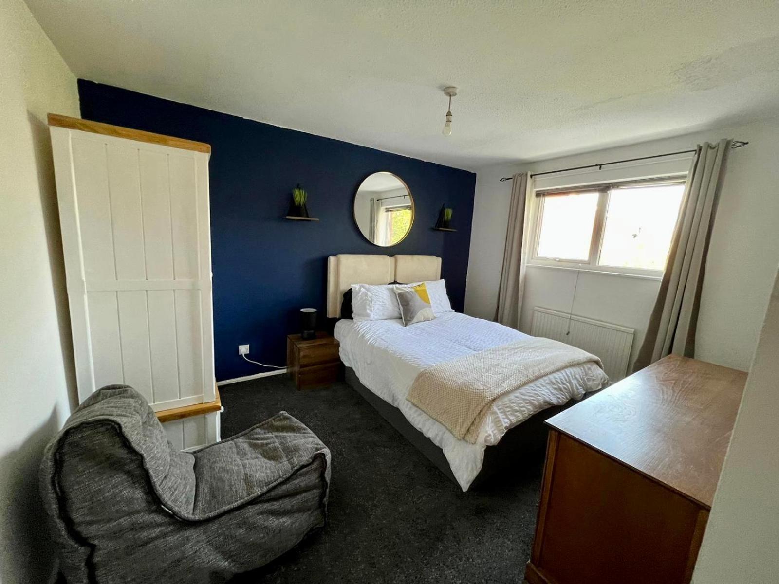Manchester - Eccles - Business - Contractors - Families - Discounts Available Екстер'єр фото